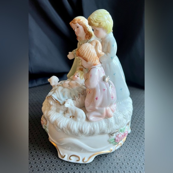 Music Box Angel Nativity by Cracker Barrel Oh Come All Ye Faithful vintage - Picture 4 of 13